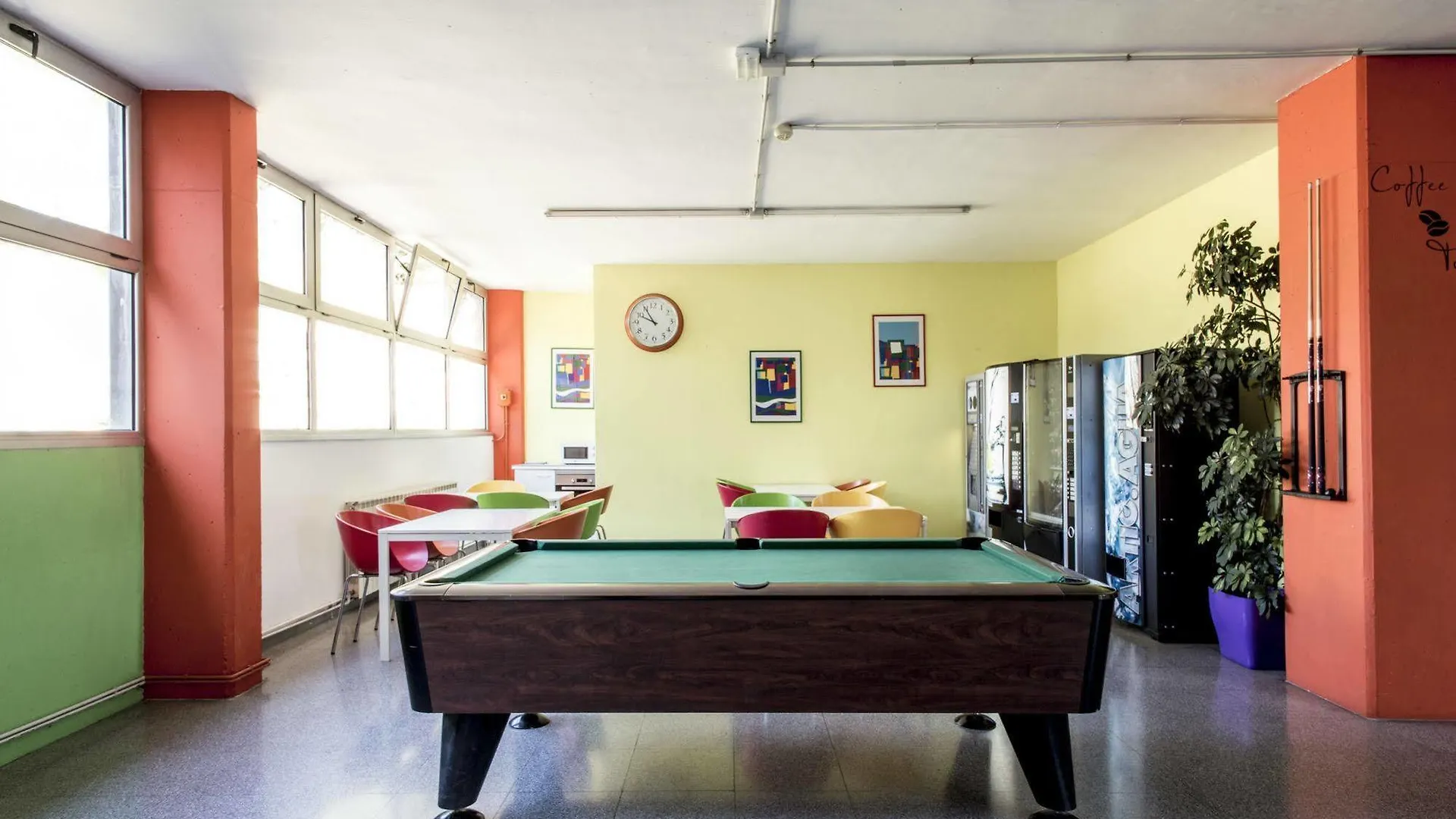 Residencia Universitaria Resa Campus De Montilivi Girona 0*,
